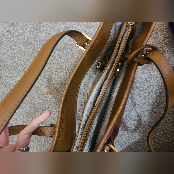 Michael Kors Jet Set fuchsia multi pocket shoulder bag purse with charm - Picture 2 of 5